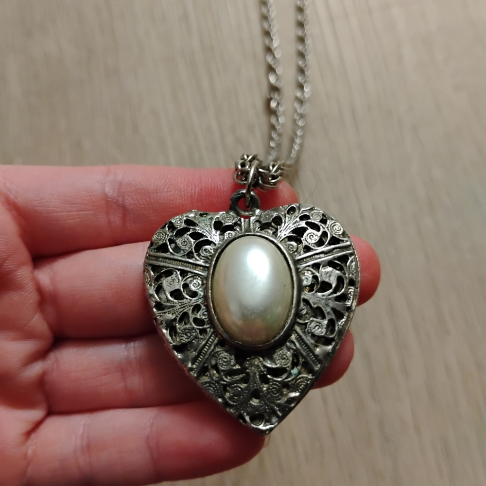 Silver Heart Pendant Necklace with Pearl - Picture 2 of 2